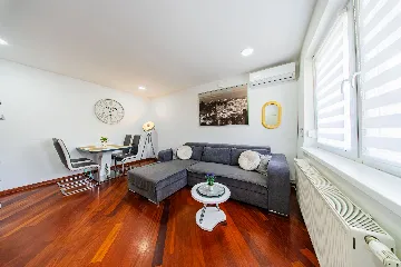 Zagreb 1-Bedroom Apartment with Small Terrace