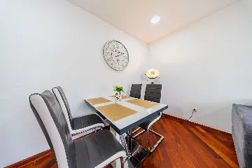 Zagreb 1-Bedroom Apartment with Small Terrace