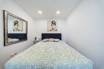 Zagreb 1-Bedroom Apartment with Small Terrace