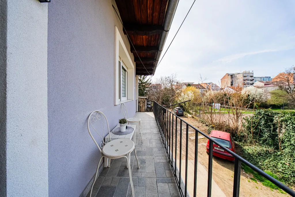 Zagreb 1-Bedroom Apartment with Small Terrace