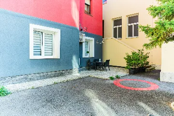 Zagreb 2-Bedroom Apartment with Terrace (Sleeps 4)