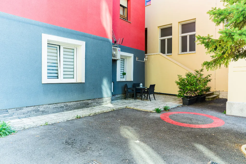 Zagreb 2-Bedroom Apartment with Terrace (Sleeps 4)