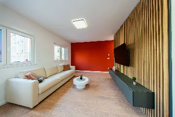 Zagreb 2-Bedroom Apartment with Balcony