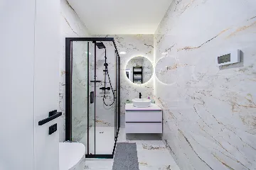 Zagreb 2-Bedroom Apartment with Balcony