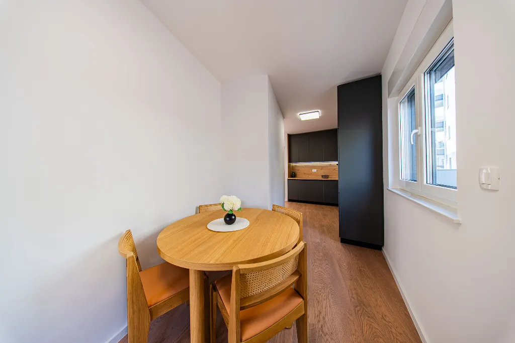 Zagreb 2-Bedroom Apartment with Balcony