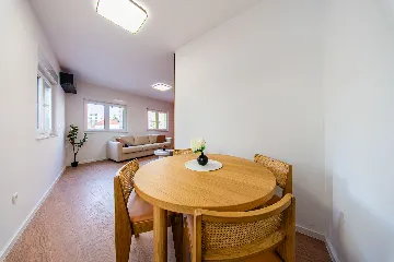 Zagreb 2-Bedroom Apartment with Balcony