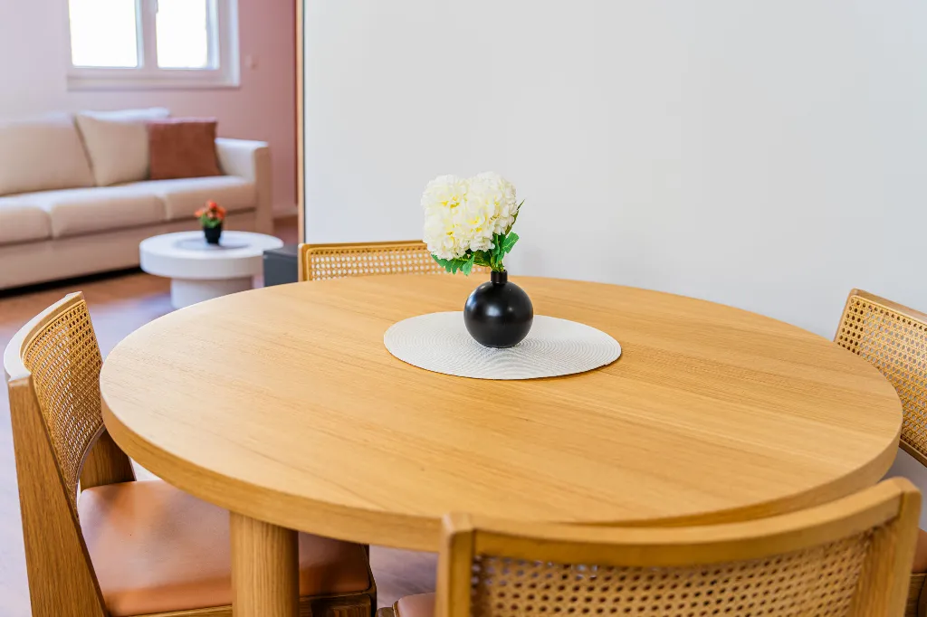 Zagreb 2-Bedroom Apartment with Balcony