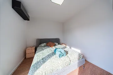 Zagreb 2-Bedroom Apartment with Balcony