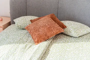 Zagreb 2-Bedroom Apartment with Balcony