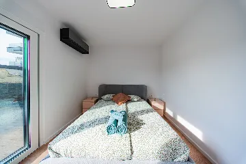 Zagreb 2-Bedroom Apartment with Balcony