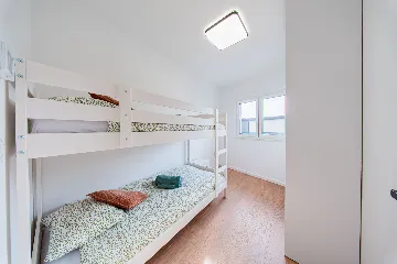 Zagreb 2-Bedroom Apartment with Balcony