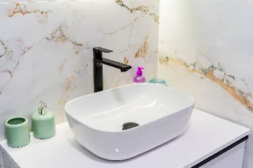 Zagreb 2-Bedroom Apartment with Balcony