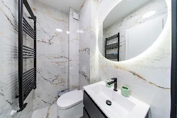 Zagreb 2-Bedroom Apartment with Balcony