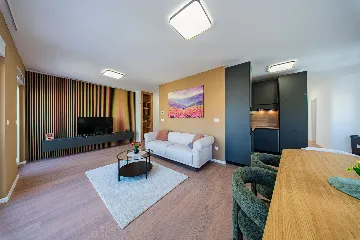 Zagreb 2-Bedroom Apartment with Balcony & Garage