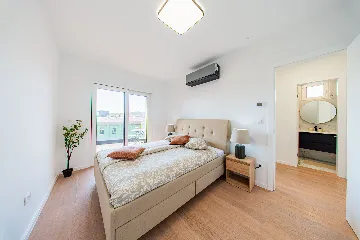 Zagreb 2-Bedroom Apartment with Balcony & Garage