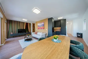 Zagreb 2-Bedroom Apartment with Balcony & Garage