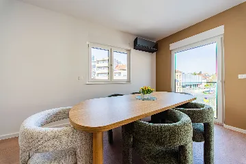 Zagreb 2-Bedroom Apartment with Balcony & Garage