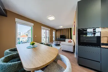 Zagreb 2-Bedroom Apartment with Balcony & Garage