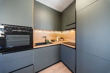 Zagreb 2-Bedroom Apartment with Balcony & Garage