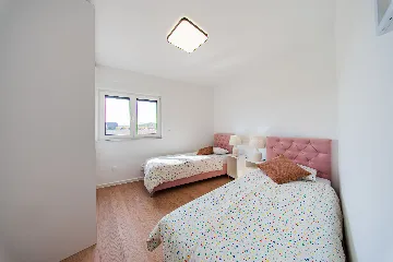 Zagreb 2-Bedroom Apartment with Balcony & Garage