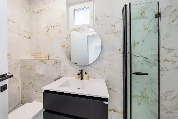 Zagreb 2-Bedroom Apartment with Balcony & Garage