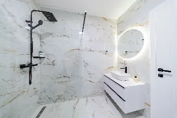 Zagreb 2-Bedroom Apartment with Balcony & Garage