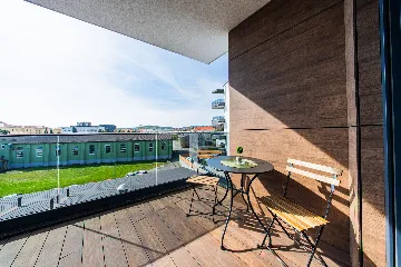 Zagreb 2-Bedroom Apartment with Balcony & Garage