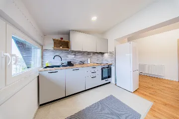 3-Bedroom Apartment in Velika Gorica with Private Parking