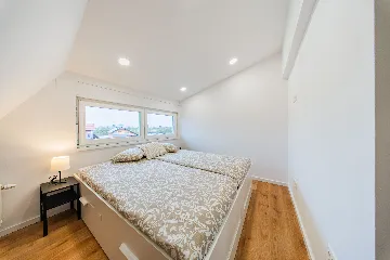 3-Bedroom Apartment in Velika Gorica with Private Parking