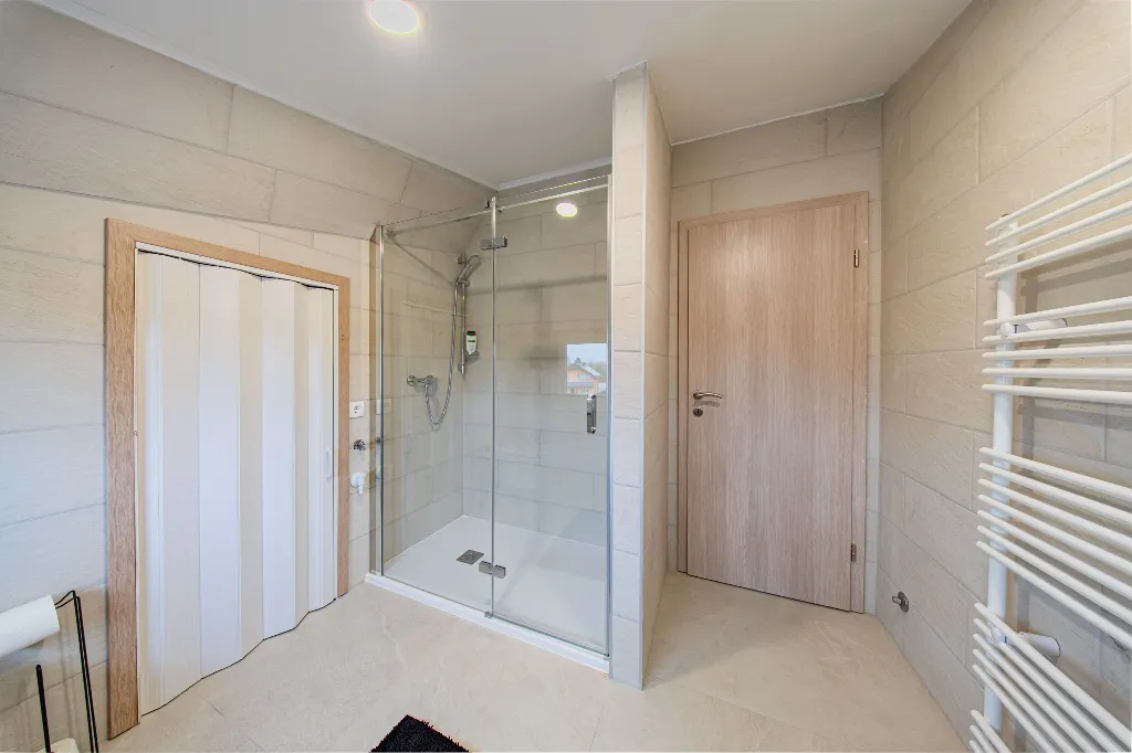 3-Bedroom Apartment in Velika Gorica with Private Parking