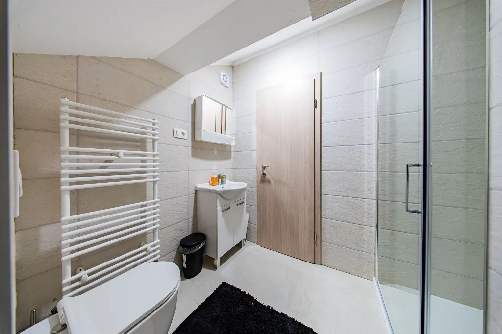 3-Bedroom Apartment in Velika Gorica with Private Parking