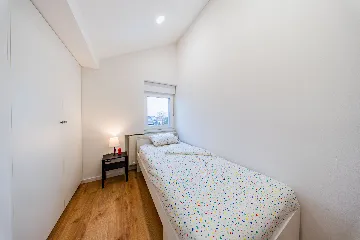 3-Bedroom Apartment in Velika Gorica with Private Parking