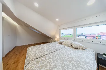 3-Bedroom Apartment in Velika Gorica with Private Parking