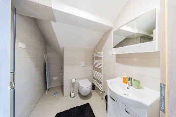 3-Bedroom Apartment in Velika Gorica with Private Parking