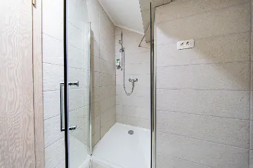 3-Bedroom Apartment in Velika Gorica with Private Parking