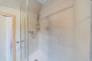 3-Bedroom Apartment in Velika Gorica with Private Parking