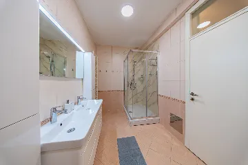 3-Bedroom Apartment for Up to 6 Guests in Zagreb