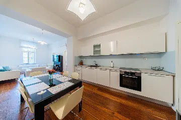 Two-Bedroom Apartment in Zagreb for up to 5