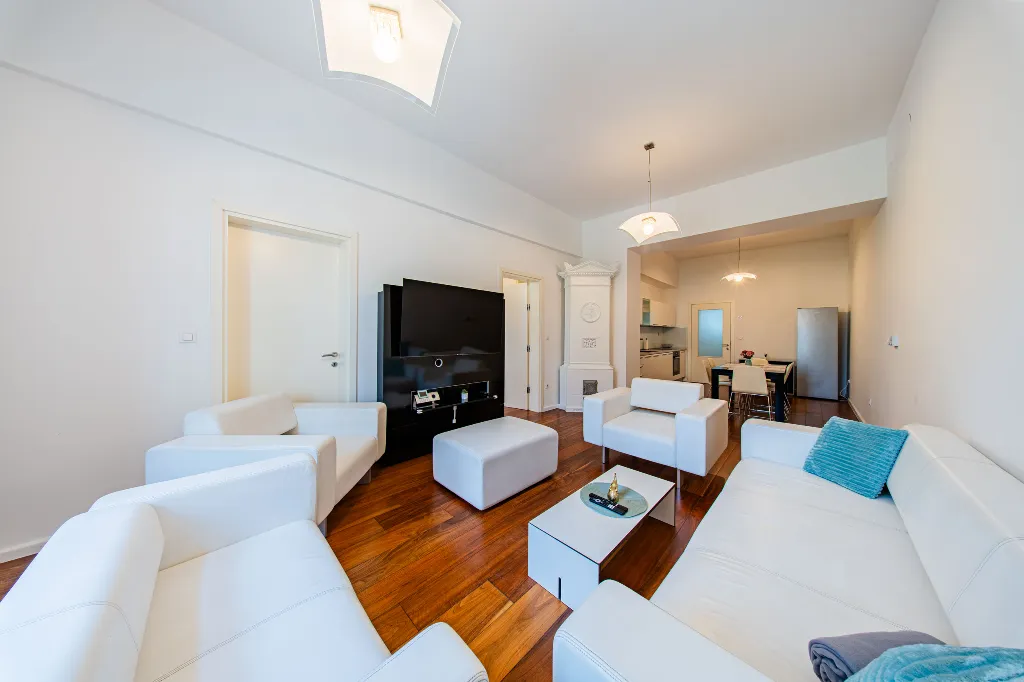 Two-Bedroom Apartment in Zagreb for up to 5