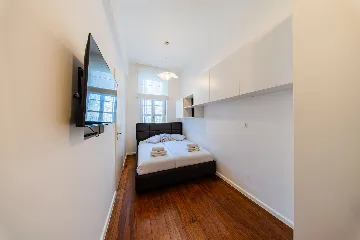 Two-Bedroom Apartment in Zagreb for up to 5