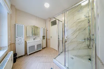 Two-Bedroom Apartment in Zagreb for up to 5