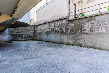 Two-Bedroom Apartment with Parking in Zagreb