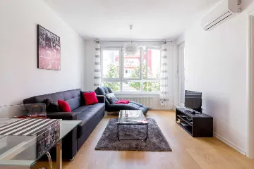Zagreb 1-Bedroom Apartment with Loggia for 4 Guests
