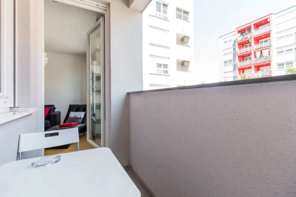 Zagreb 1-Bedroom Apartment with Loggia for 4 Guests