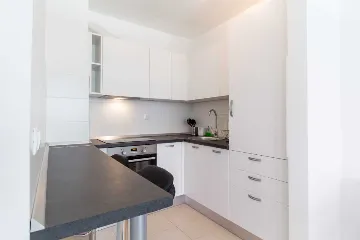 Zagreb 1-Bedroom Apartment with Loggia for 4 Guests