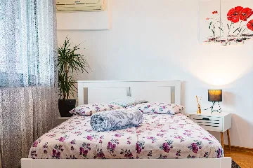 Zagreb Apartment for 2 with Terrace & Smart Lock