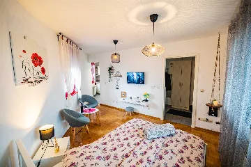 Zagreb Apartment for 2 with Terrace & Smart Lock