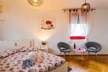 Zagreb Apartment for 2 with Terrace & Smart Lock