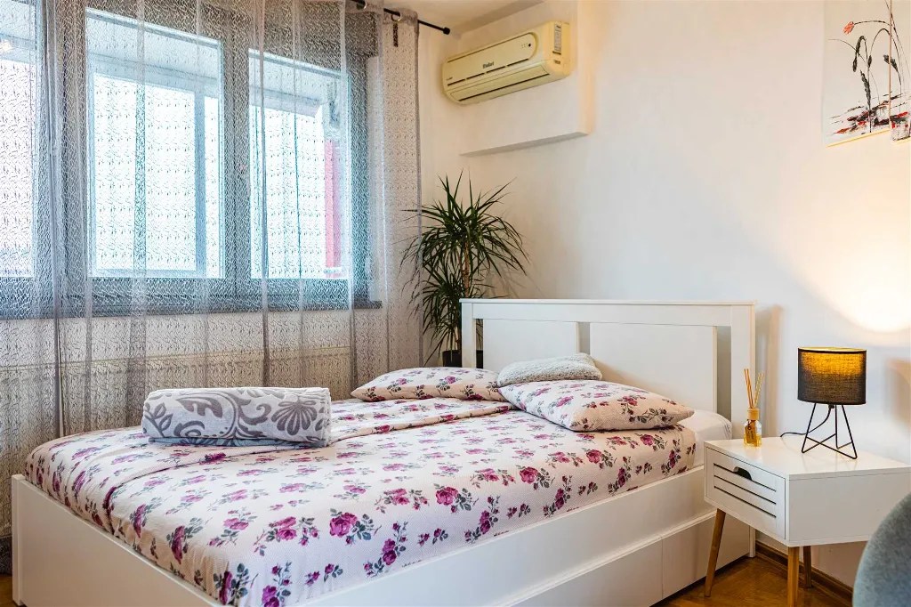 Zagreb Apartment for 2 with Terrace & Smart Lock