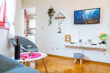 Zagreb Apartment for 2 with Terrace & Smart Lock